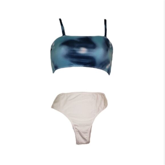 Bikini   - Picture 1 of 5